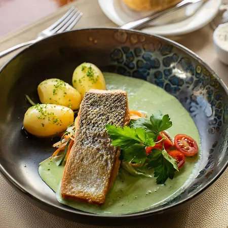 Отель Hotel-restaurant L'auberge 3*